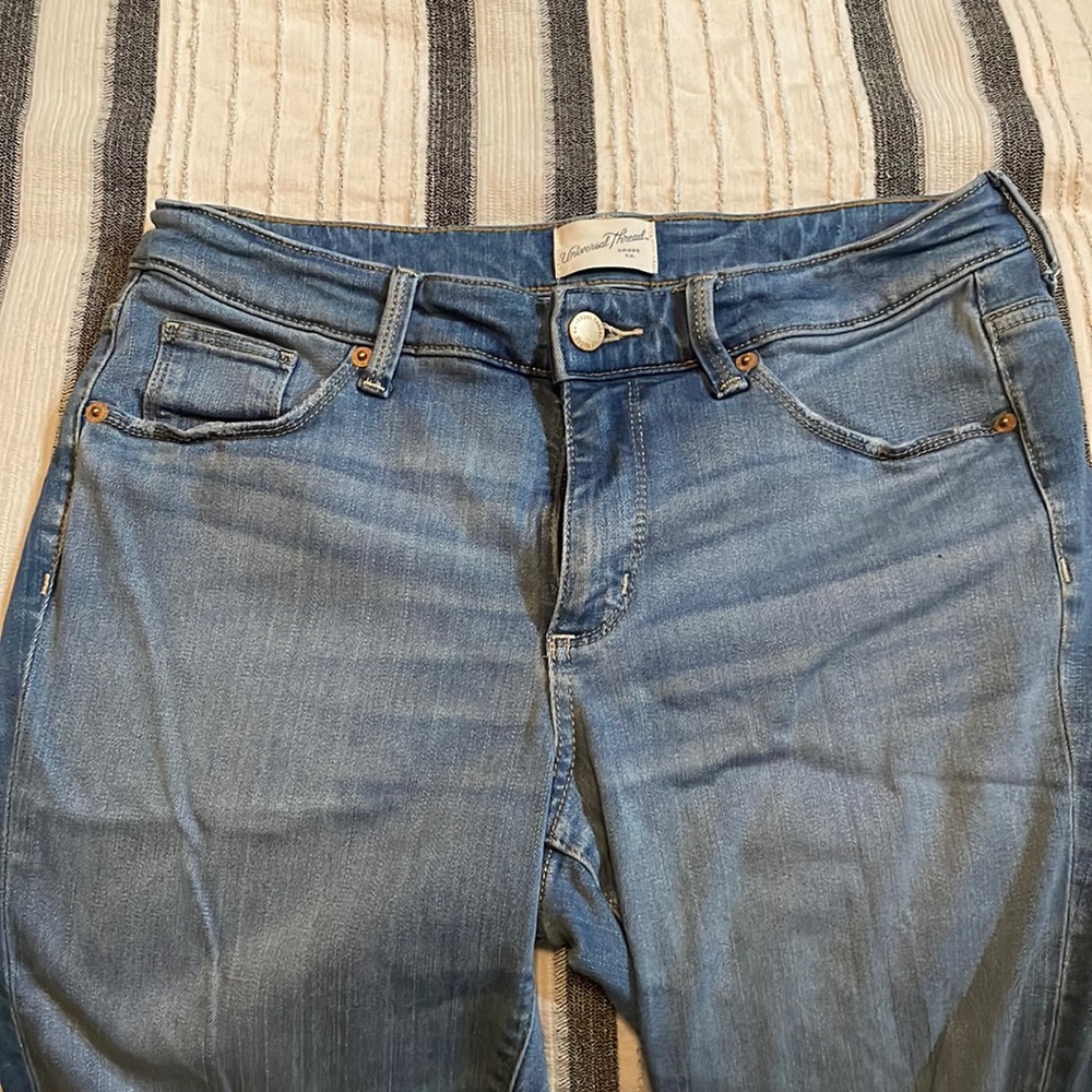 Distressed Jeans - Picture 2 of 9